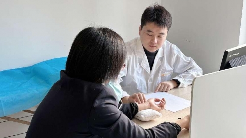 凯发K8一触即发病毒感冒的三个阶段健康常识中医养生保健常识昆仑健康开展中医义诊科