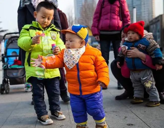 k8凯发官网，婴幼儿冬季保暖小常识：6招让宝宝健康又暖和地过冬！